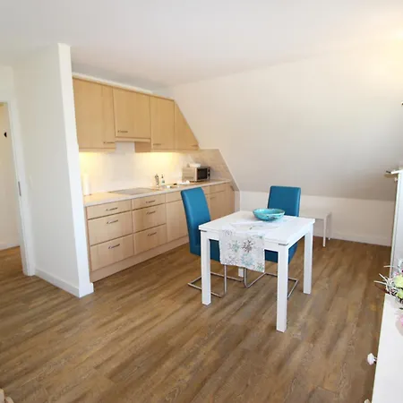 Haus Guenther - Mittelweg 1, App 1 * Wenningstedt-Braderup